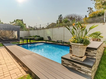 3 Bedroom Flat & Apartment