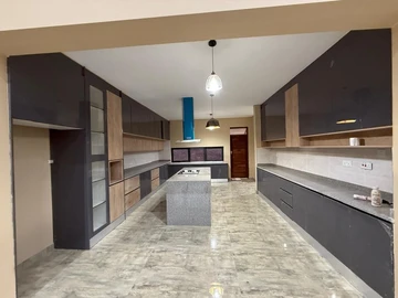 4 Bedroom House