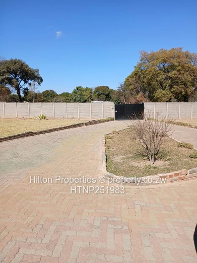Hatfield 3-Bed Home with Pool, Fireplace & Large Garden