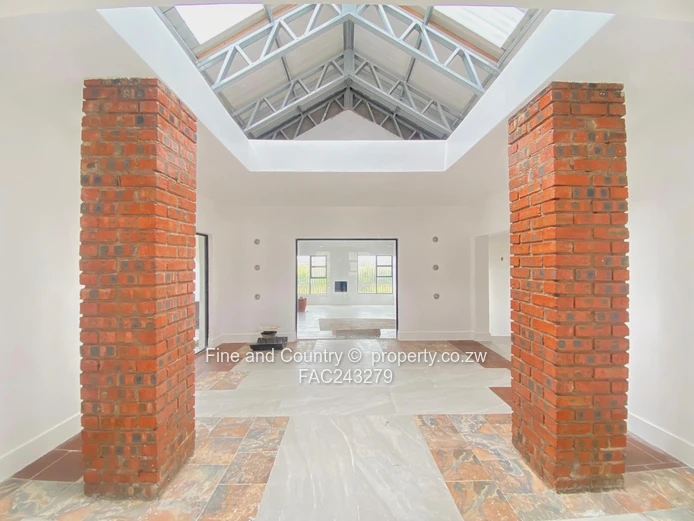 3 Bedroom Modern Home - All En-suite 