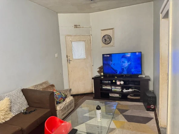 2 Bedroom Flat & Apartment