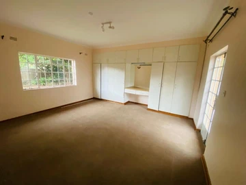 4 Bedroom Flat & Apartment