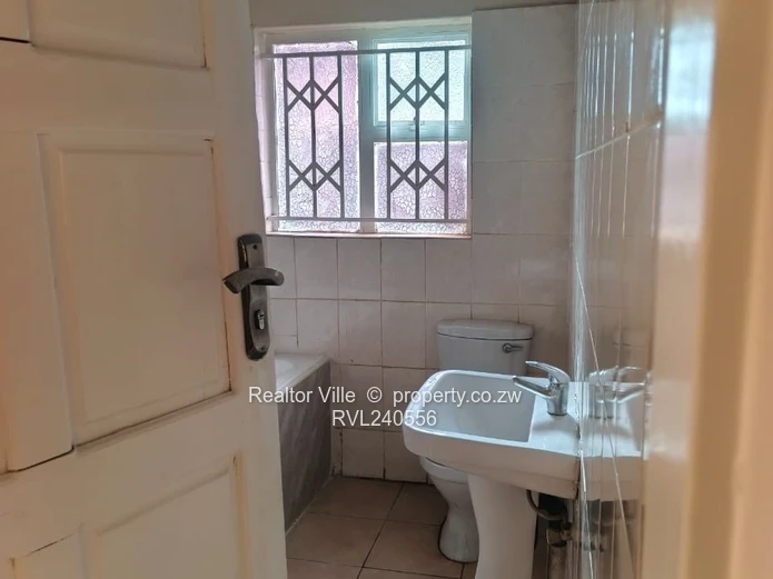 3 bedroomed house to let (Sole Mandate)