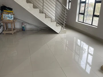 2 Bedroom Flat & Apartment