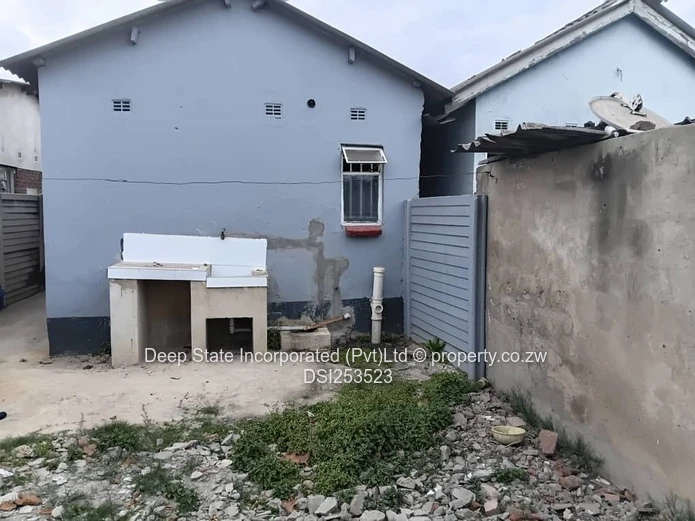 Chitungwiza (Zengeza)core house for sale 