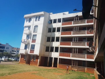 2 Bedroom Flat & Apartment