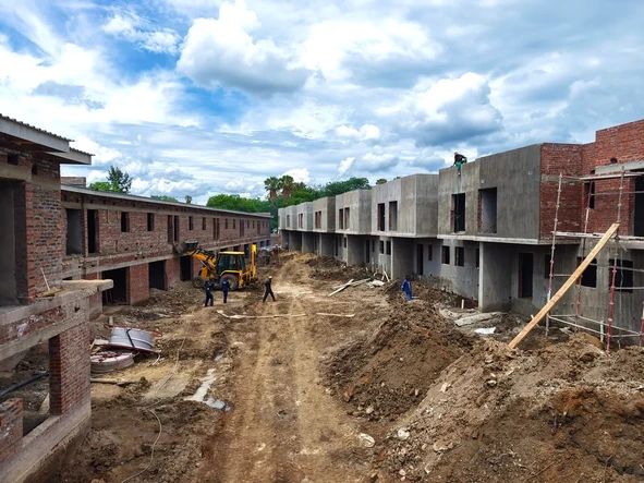 2 Bedroom Flat & Apartment