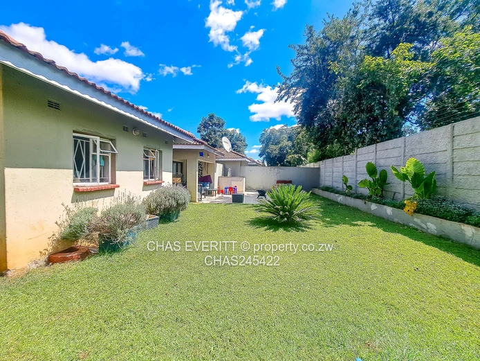 Three  Bedroomed Garden Flat In Highlands 