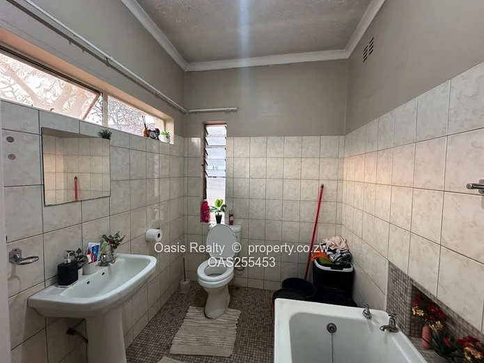 Conveniently Located Flat For Rent