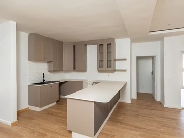 3 Bedroom Garden Flat