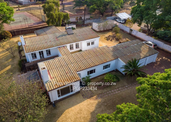 4 Bedroom House in a Quiet Complex (Sole Mandate)