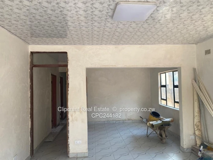 Warren-park D house forsale (Sole Mandate)