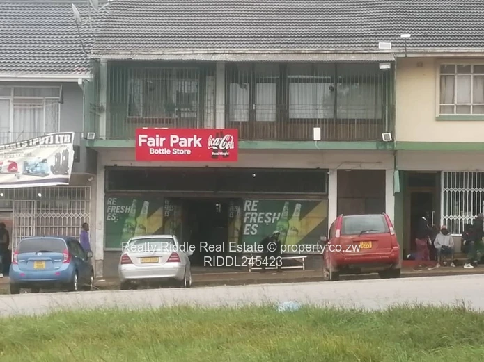 Mutare CBD Shop: 180sqm Retail with Borehole & Frontage
