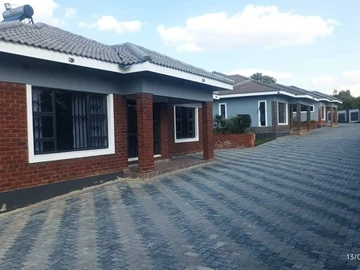 3 Bedroom Flat & Apartment