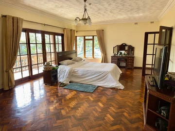 Elegant Family Home with Luxurious Amenities in  Chisipite