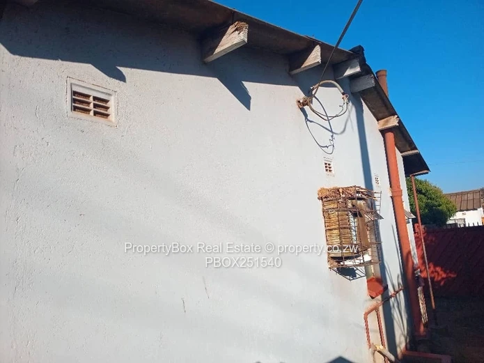 Kuwadzana 1 House for sale!