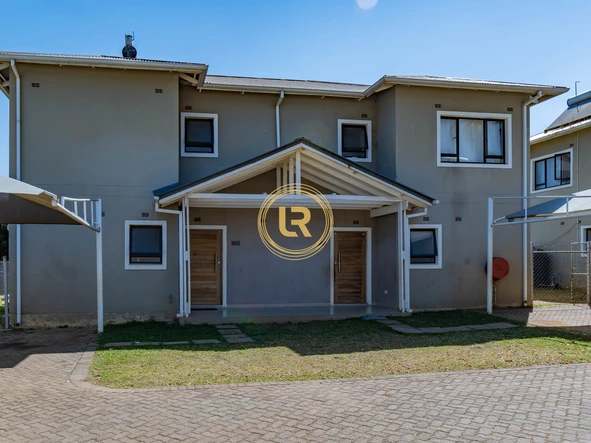 3 Bedroom Flat & Apartment