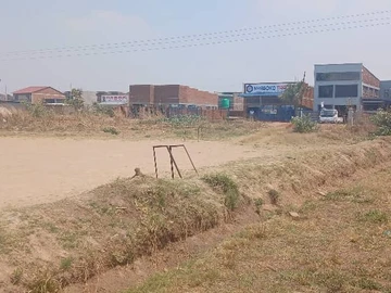 Commercial & Industrial Land