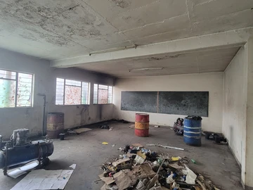 1 Room Chinamano Industrial For Rent