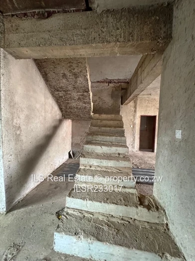 Spacious 6-Bed Shell House with Pool in Crowhill Views