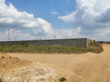 Commercial & Industrial Land