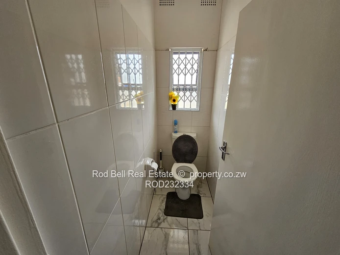 Neat 4-bedroom home close to UZ