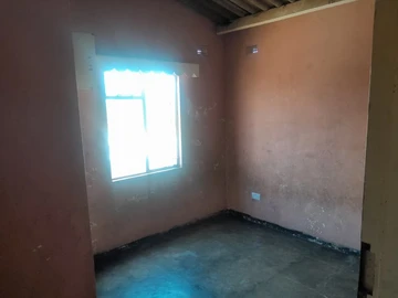 2 Bedroom Flat & Apartment