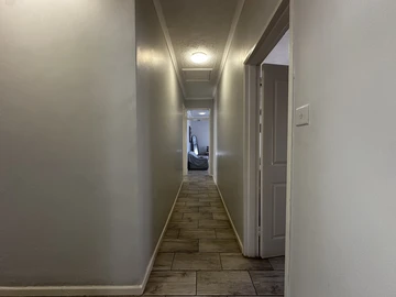 3 Bedroom Flat & Apartment