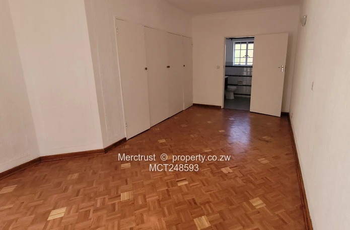 Secure duplex townhouse (Sole Mandate)