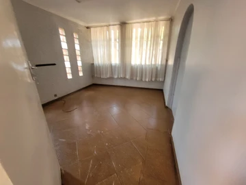 2 Bedroom Flat & Apartment