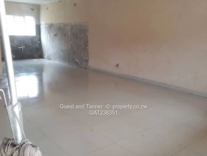 Divaris Makaharis Townhouse – Bluffhill, Harare