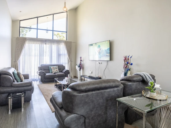 3 Bedroom Flat & Apartment