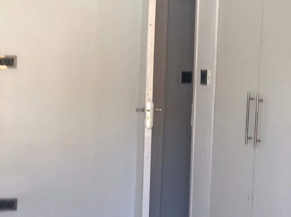 4 Bedroom Flat & Apartment