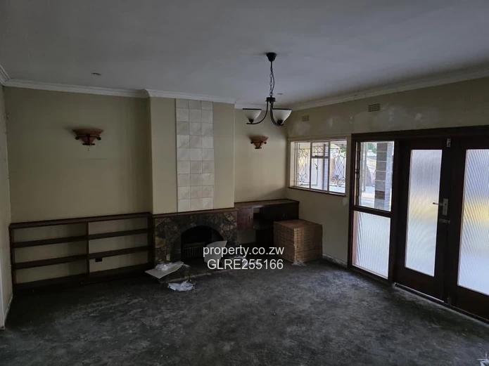 Emerald Hill: 3-Bed Walled Home with Verandah & Pool