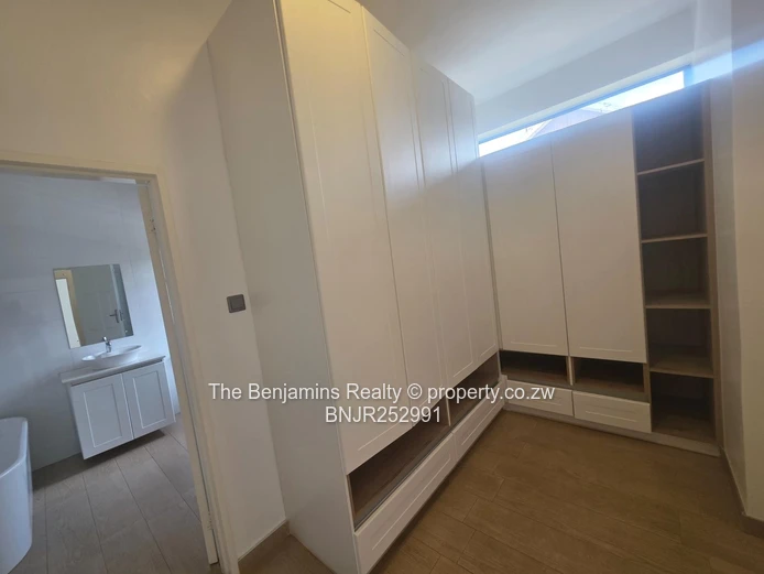 Four Bedroom Townhouse In Avondale