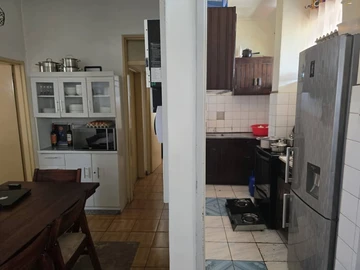 2 Bedroom Flat & Apartment