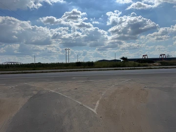 Commercial & Industrial Land