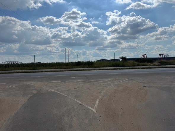 Commercial & Industrial Land