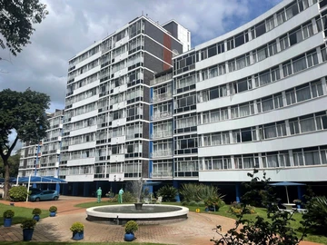 2 Bedroom Flat & Apartment