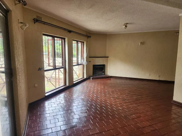 3 Bedroom Flat & Apartment