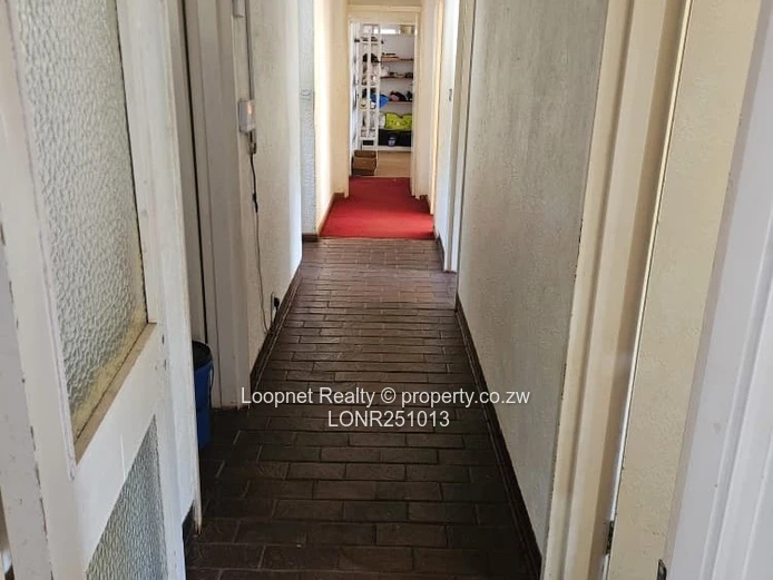 Greystone Park: 1,000 m2 Office on 4,300 m2 with Pool & Borehole
