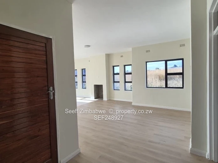 Sunlit Open-Plan 3-Bed with Single Lockup Garage