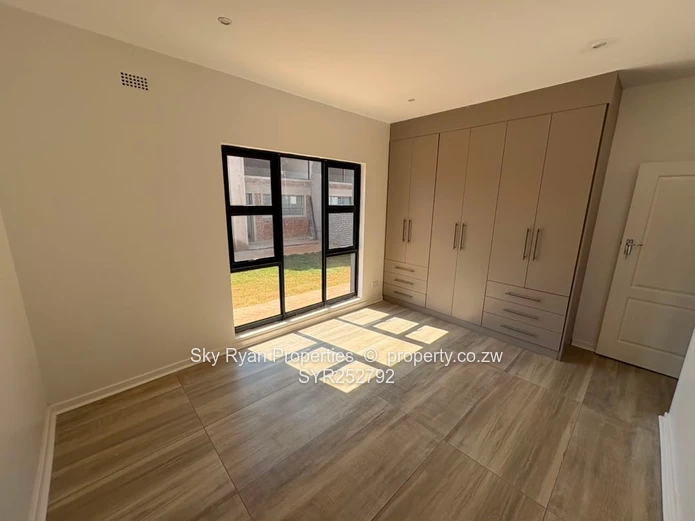Beautiful Modern Complex – Borrowdale Pomona