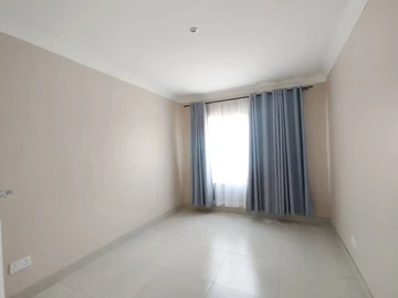 3 Bedroom Flat & Apartment