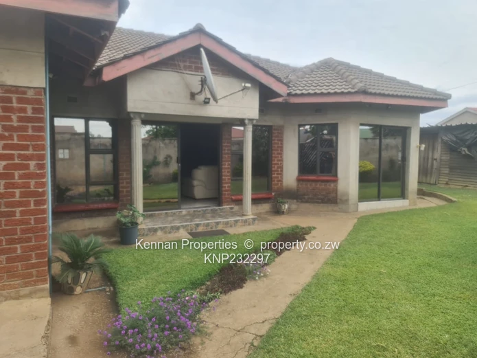 Solid 4 bedroomed family home in Lenana Park Tynwald!!! Investment Opportunity!