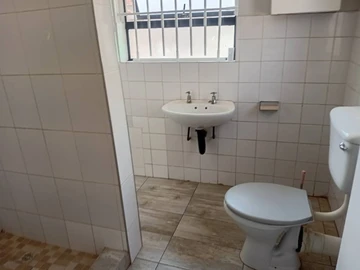 3 Bedroom Flat & Apartment