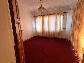 6 Bedroom House