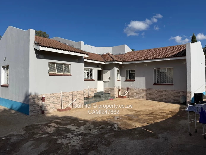 Marlborough 4-Bed Townhouse Complex — Solar, Walled