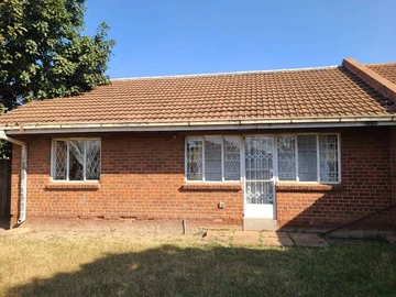 2 Bedroom Flat & Apartment