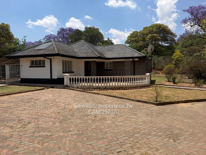 Chadcombe 3-Bed house with Chiremba road frontage can be used for commercial purposes 